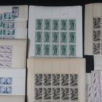 France timbres divers entre n°503 et 584 en feuilles complètes...
