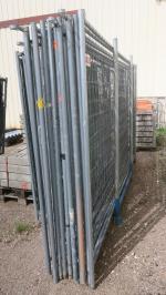 23 barrières de chantier : 12 barrières grillagées Cisabac 350x200, 3...