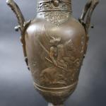 BOUCHER Léon (XIX's) : Paire de vases en bronze patiné...