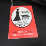 Molly, Irlande 1988
Lot de 3 poupées sous forme de diorama...