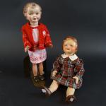 2 poupées vers 1950, têtes en composition, yeux peints, cheveux...