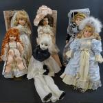 Lot de 6 poupées contemporaine en porcelaine dont 3 dans...