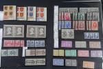 5 albums de timbres de France sous forme de petit...