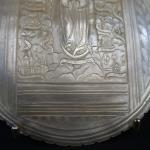 Coquillage en nacre finement sculpté du Couronnement de la Vierge,...