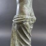 Vénus de Milo : Bronze patiné. Haut. : 66 cm...