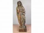 Vierge en chêne sculpté avec restes de polychromies