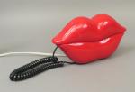 Téléphone rouge en forme de bouche. 11x22x6 cm