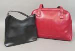 LANCASTER - Deux sacs à main en cuir lisse rouge...