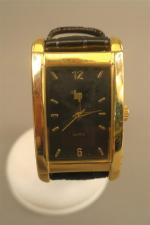LIP - Deux montres bracelet d'homme en métal doré, mouvement...