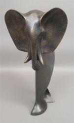 ITARTE- Eléphant d'Afrique. Sculpture en bronze, signée. Haut.: 38 cm...