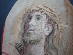 Médaillon en tapisserie dans le goût d'Aubusson représentant le Christ...