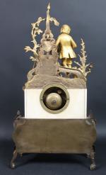 Pendule d'époque Louis-Philippe en bronze doré et marbre blanc représentant...