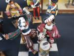 Lot de figurines en papier mâché : lansquenets, mousquetaires, Louis XV,...