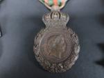 France Lot de 3 décorations, IInd Empire : Légion d'honneur, Médaille...