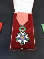 France Lot : Légion d'honneur ; Médaille militaire ; Croix de guerre 1939...