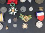 France Lot de 8 décorations, dont Légion d'honneur, commémorative On...