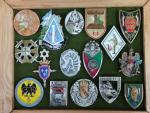 France Lot de 31 (env.) insignes militaires divers, nombreuses reproductions,...