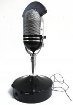 Vintage Novelty Radio
FORME MICROPHONE DE RADIODIFFUSION 
"ON THE AIR "...