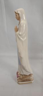 Vierge Marie en porcelaine GOEBEL W.Germany numérotée et signée Li.
Hauteur...