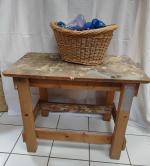 Petite table d'atelier ou établi pieds en bois naturel et...