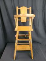 Chaise haute pour poupée en bois de marque Comix 1969...