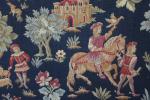 Grande tapisserie encadrée : scènes de chasses médiévales au faucon...
