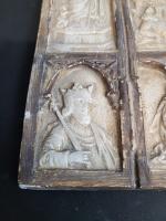 Ancien objet religieux en plâtre décor en relief, 28 cm...
