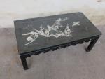 CHINE - Table basse en bois laqué noir années 1960/70,...