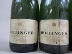 CHAMPAGNE. 3 Bout. Bollinger Special Cuvée Vintage (étiquettes fatiguées)