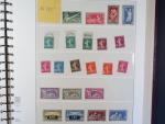 1 reliure Lindner avec son boitier bordeaux de timbres de...