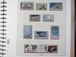 3 reliures Lindner avec boitiers vertes de timbres des TAAF**...