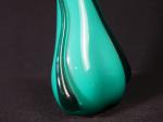 Vase contemporain en verre à double couche vert et blanc...