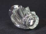 BAYEL - Un vase en cristal à torses marqué au...