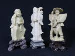 Lot de 3 statuettes asiatiques en pierre dure, légers manques...