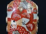 JAPON SATSUMA - Paire de vases balustre, en céramique polychrome...