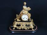 Pendule d'époque Napoléon III en régule doré à décor d'une...