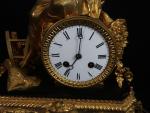 Pendule d'époque Napoléon III en régule doré à décor d'une...