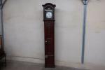 Horloge comtoise époque XIXème siècle en bois naturel mouluré, sculpté...