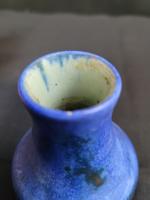 Ancien petit vase bleu et noir signé Jacques BLIN. 
Hauteur 10...