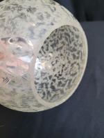 Lot de 2 globes ronds en verre effet givré.
12 cm...