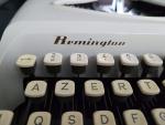 Vintage machine à écrire portative de marque Remington ENVOY non...
