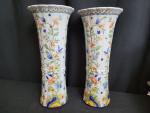 Paire de vases  Rouen signés
Hauteur des vases 36 cm et...