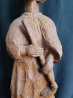 Grande statuette en bois naturel sculpté a la main signée...