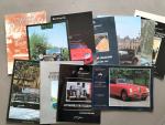 Lot de 14 catalogues de ventes aux enchères d'automobiles de...