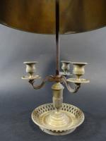 Lampe bouillotte de style Restauration en laiton, à trois bras...