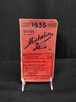 Guide du pneu Michelin 1935.
Usure de la couverture visible sur...
