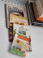 Cuisine - lot de 20 livres sur différents thèmes principalement...