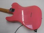 CORTI PERFORMER SERIES - Guitare électrique rose, dans une housse,...