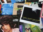 Important lot de disques vinyles 33 tours comprenant: Gainsbourg, Brel,...