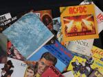 Important lot de disques vinyles 45 tours comprenant : Aristote,...